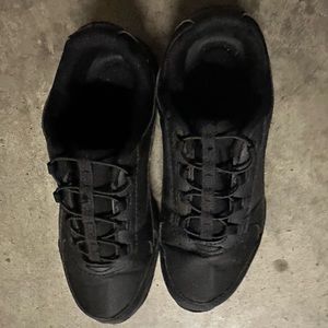 Non skid shoes size 8